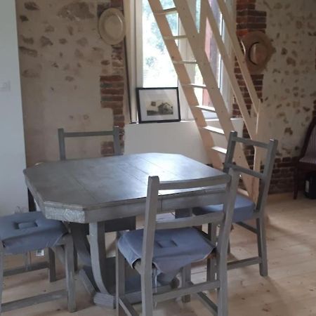 Charmante Ancienne Gare Halte Relais Bonsmoulins Екстериор снимка